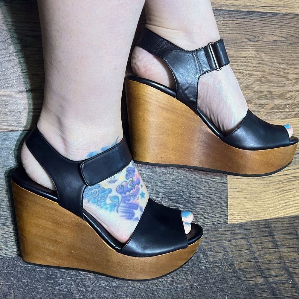 M4DE Black and Wood Wedges - Picture 2 of 9